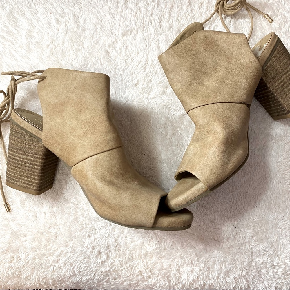 Open Toe Booties 🤎